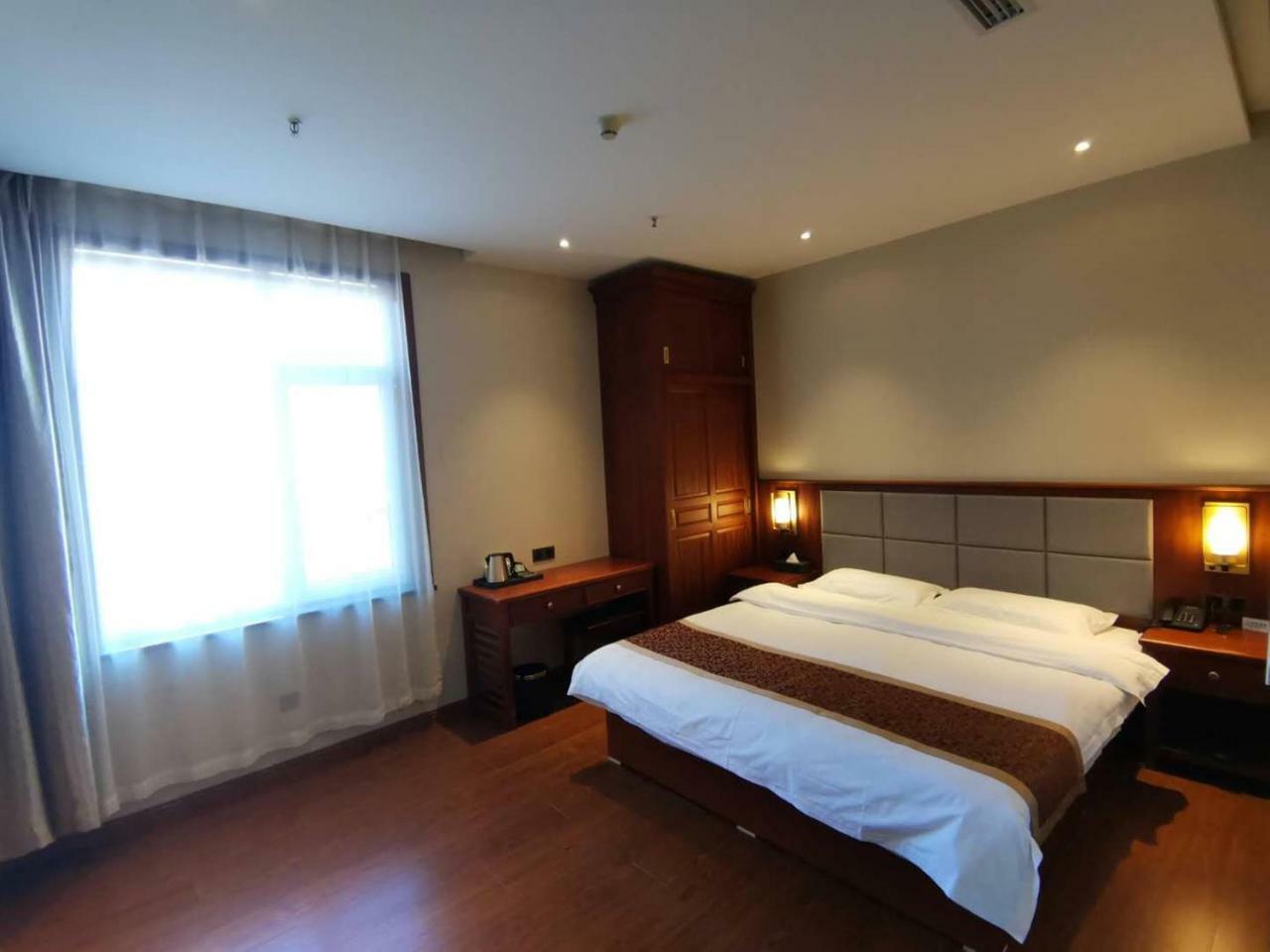 Beijing Gongmei Blue Peacock Business Hotel Buitenkant foto